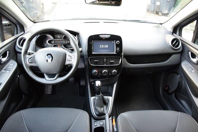 Renault CLIO 0.9 TCe Limited | Org. NL | BOVAG Garantie | Trekhaak | All Season Banden | Cruise Control | Navigatie | Bleutooth | PDC Achter | Airconditioning | 16'' Velgen |