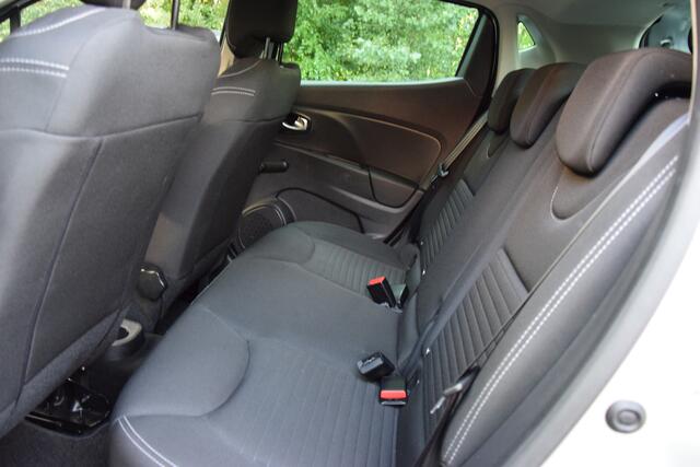 Renault CLIO 0.9 TCe Limited | Org. NL | BOVAG Garantie | Trekhaak | All Season Banden | Cruise Control | Navigatie | Bleutooth | PDC Achter | Airconditioning | 16'' Velgen |