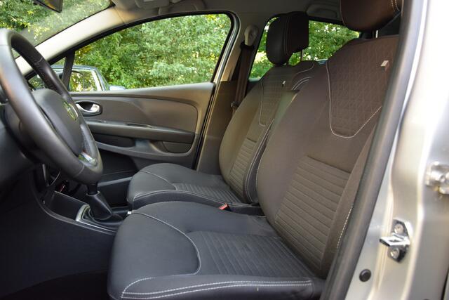 Renault CLIO 0.9 TCe Limited | Org. NL | BOVAG Garantie | Trekhaak | All Season Banden | Cruise Control | Navigatie | Bleutooth | PDC Achter | Airconditioning | 16'' Velgen |