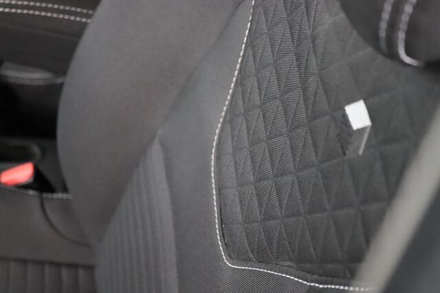 Renault CLIO 0.9 TCe Limited Airco, Navigatie, Cruise Control