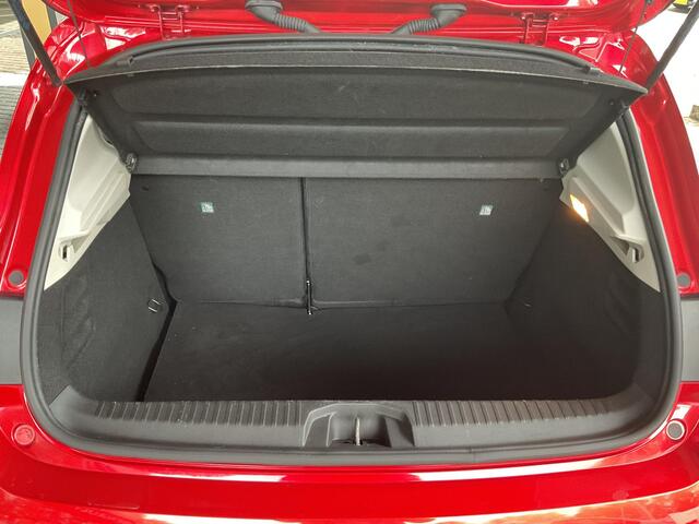 Renault CLIO 1.0 TCe Zen Lichtmetalen wielen / AIRCONDITIONING /CRUISSE CONTROL / APPLE CARPLEE / ELEC RAMEN / ELEC SPIEGELS