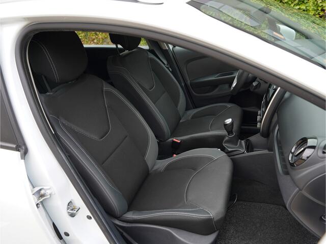 Renault CLIO Estate 0.9 TCe Zen | Trekhaak | Navi | PDC | NAP