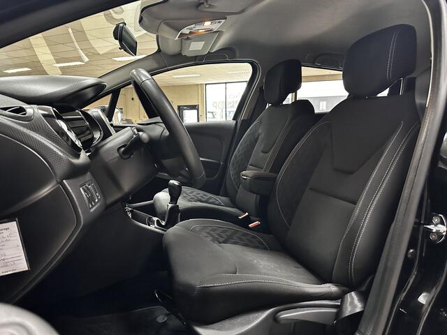 Renault CLIO Estate 0.9 TCe Limited/ Keyless/ Navi/ Airco/ Cruise/ Elek. pakket/ Isofix/ Bluetooth/ Armsteun/ Multi. LEDER. Stuur/ 16'' LMV/ Mistl./ PDC/ Extra getint glas/ Chroom/ Dakrails.
