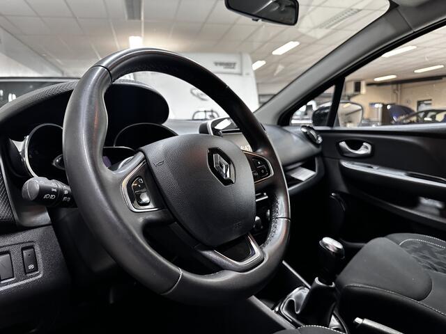 Renault CLIO Estate 0.9 TCe Limited/ Keyless/ Navi/ Airco/ Cruise/ Elek. pakket/ Isofix/ Bluetooth/ Armsteun/ Multi. LEDER. Stuur/ 16'' LMV/ Mistl./ PDC/ Extra getint glas/ Chroom/ Dakrails.