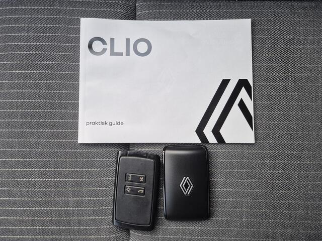 Renault CLIO 1.0 TCe 90 GPF techno Handgeschakeld / Pack winter / Apple Carplay Android Auto / Stuur-, en Stoelverwarming / Keyless Entry/start / Cruise control / Achteruitrijcamera / Parkeersensoren achter /