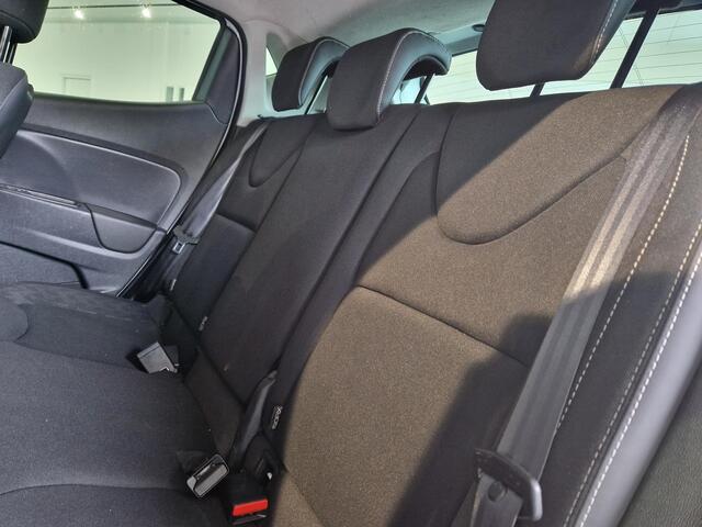 Renault CLIO 0.9 TCe Limited NAVIGATIE | PARKEERSENSOREN ACHTER | LICHTMETALEN VELGEN