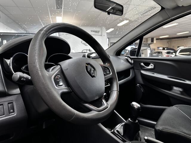 Renault CLIO Estate 0.9 TCe Zen/ DAB+/ Apple + Android/ Navi/ Airco/ Cruise/ Elek. pakket/ Isofix/ Bluetooth/ Multi. Stuur/ LED Dagrijverl./ Getint glas/ Dakrails.