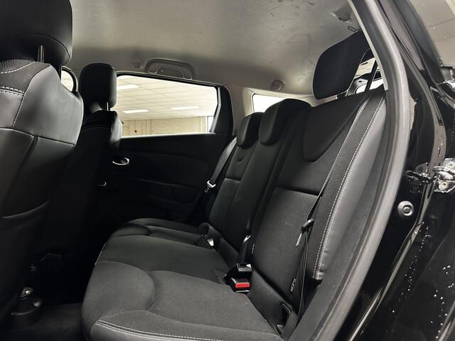Renault CLIO Estate 0.9 TCe Zen/ DAB+/ Apple + Android/ Navi/ Airco/ Cruise/ Elek. pakket/ Isofix/ Bluetooth/ Multi. Stuur/ LED Dagrijverl./ Getint glas/ Dakrails.