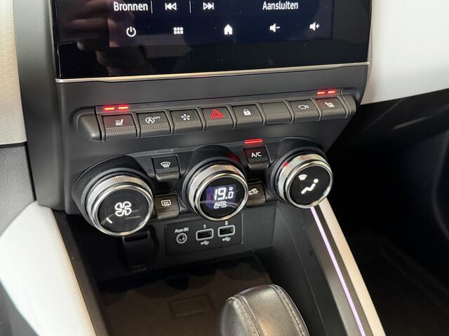 Renault CLIO 1.0 TCe 90pk Automaat | Groot Navi | 360 | 17" | PDC V+A | Stoel & stuur verwarming | Keurig nette auto | 4 Nieuwe Banden.