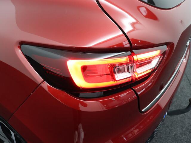 Renault CLIO 0.9 TCe Intens Airco auto, Bluetooth, Boordcomputer, Cruise control, Elek. Stabiliteits Programma, Elek. remkrachtverdeling, Parkeersensoren achter, Start/stop systeem De Renault Clio 0.9 TCe Intens combineert Franse flair met slimme efficiëntie. Compact