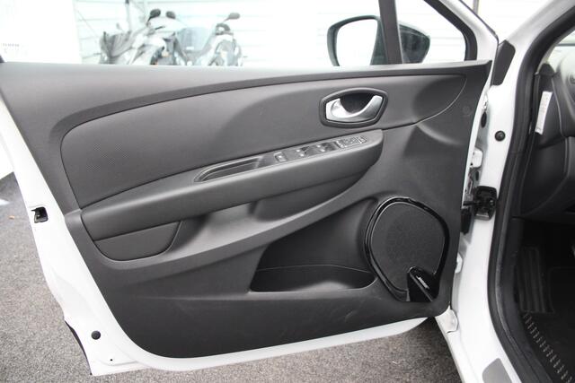 Renault CLIO 0.9 TCe Bose keurige 5-deurs met stoeolverwarming