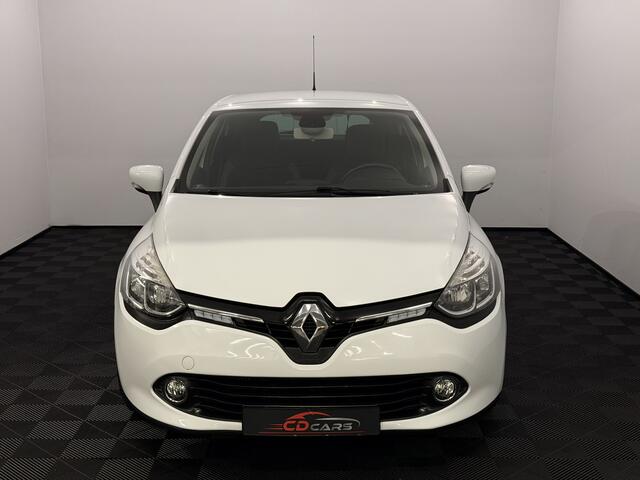 Renault CLIO 1.2 TCe Intens Camera, Navi, Keyless start, Airco, Cruise control, A start stop, Lichtmetalen velgen