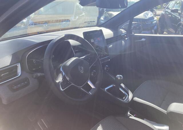 Renault CLIO 1.0 TCe 90 GPF techno - Demo / Pack navigation techno / Pack winter / Pack Driving & safety / Pack City Premium