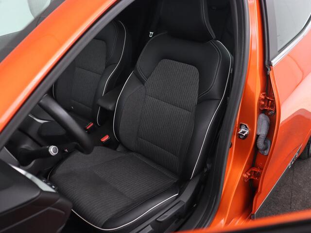 Renault CLIO 1.0 TCe Intens | Carplay | Navigatie | Camera | Keyless | Full LED | Climate control | Half leder | Cruise control | Parkeerhulp