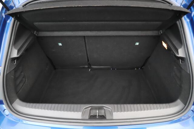 Renault CLIO 1.0 TCe R.S. Line Half Leder Navigatie Achteruitrijcamera Sfeerverlichting 16 inch LMV All-season banden Carplay Android Climate Cruise Control