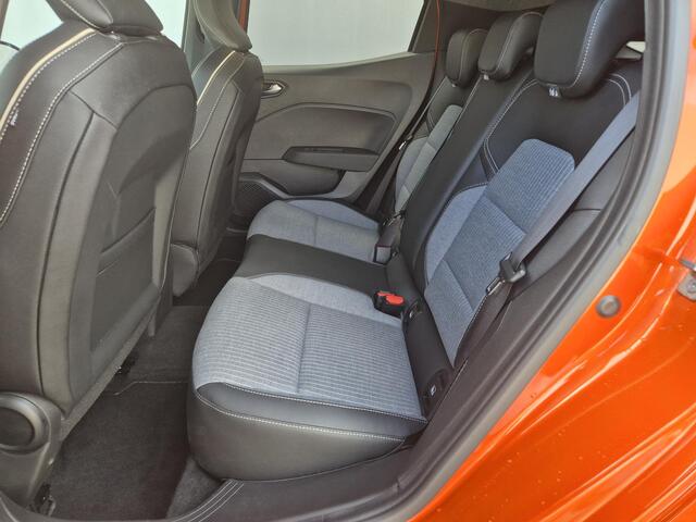 Renault CLIO 1.6 E-Tech Full Hybrid 145 techno Automaat / Navigatie via Apple Carplay of Android Auto / Achteruitrijcamera / Keyless Entry/Start / Draadloze telefoon lader / Cruise control / Parkeersensoren achter /