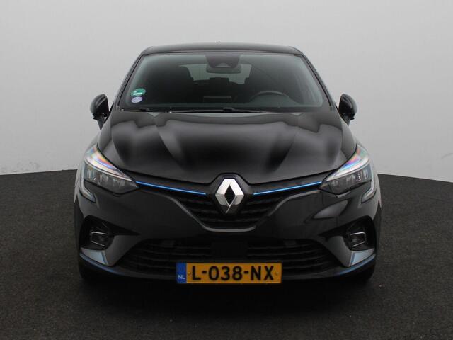 Renault CLIO E-Tech Hybrid 140 Serie Limitee E-TECH | Automaat | EASY LINK Navigatie met Apple Carplay & Android Auto | Parkeersensoren v+a met achteruitrijcamera | Privacy Glass | Shark fin antenne | Metaalkleur |