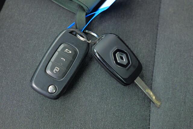 Renault CLIO 1.0 TCe Business Zen | Carplay | Parkeerhulp