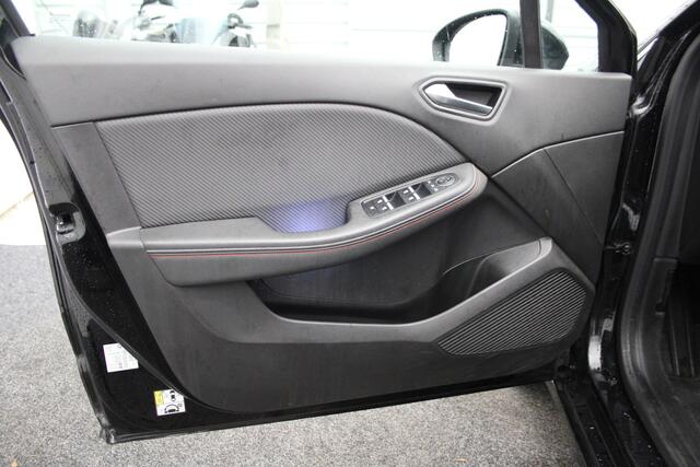 Renault CLIO 1.0 TCe Initiale Paris nette hatchback met halfleer en navi