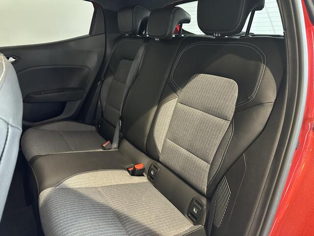 Renault CLIO 1.6 E-Tech Full Hybrid 145 techno NAVIGATIE | ACHTERUITRIJCAMERA | PARKEERSENSOREN ACHTER | CLIMATE CONTROL