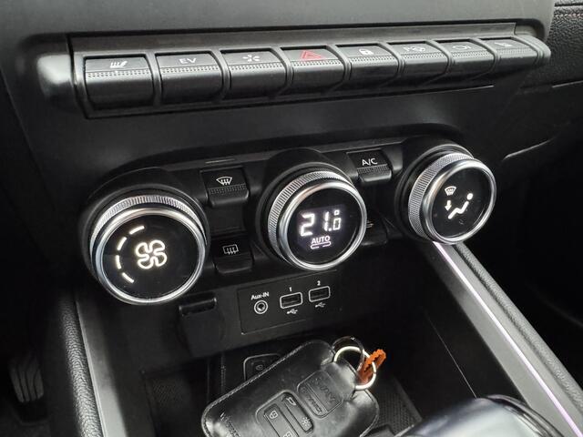 Renault CLIO 1.6 E-Tech Hybrid 140 Initiale Paris*Leder*Navi*Apple Carplay*