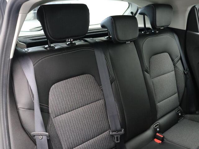 Renault CLIO 1.0 TCe Bi-Fuel Intens | Parkeersensoren achter | Navigatie | Climate control | Cruise control |