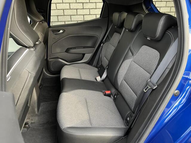 Renault CLIO 1.6 E-Tech Hybrid 145 Techno | Stoelverwarming | Achteruitrijcamera | Apple CarPlay / Android Auto | Navigatie |