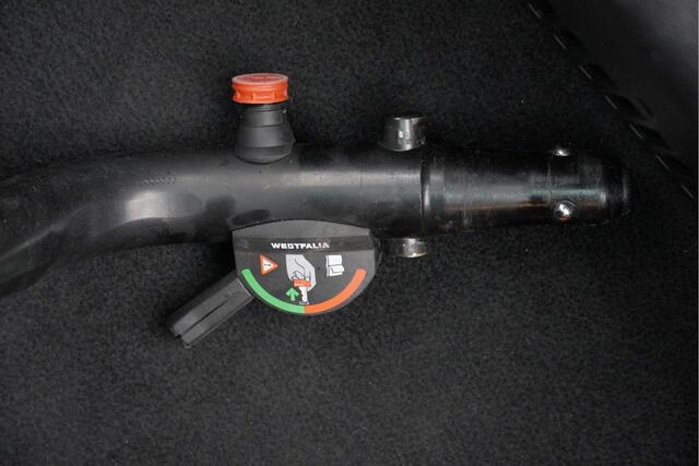 Renault CLIO 0.9 TCe 5drs Limited BJ2019 Lmv 16" | Led | Pdc | Navi | Afneembare trekhaak | Airco | Cruise control | Extra getint glas