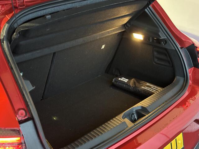 Renault CLIO 1.6 E-Tech Full Hybrid 145 esprit Alpine 360 CAMERA | ADAPTIVE CRUISECONTROL | BLIND SPOT | CLIMATE CONTROL