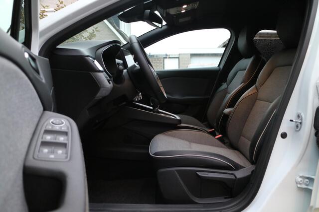 Renault CLIO 1.6 E-Tech Hybrid 140 Lutecia | Camera | Carplay | LED |