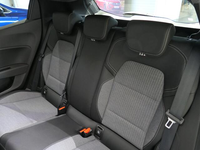 Renault CLIO 1.6 E-Tech Full Hybrid 145 techno - Groot scherm - Stoel en stuurverwarming - Draadloze telefoonlader