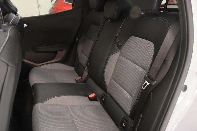 Renault CLIO 1.6 E-Tech Full Hybrid 145 techno | Camera | Stuur & stoel verwarming | 9,3"Navigatie | virtual cockpit | Climate control | All season banden |