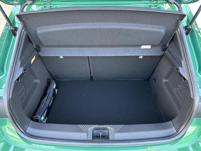 Renault CLIO 1.8 Hybrid 160 techno | Nu in de showroom van Lelystad |