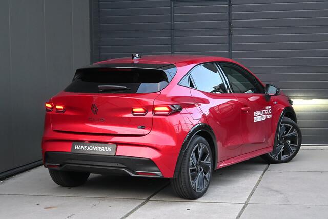 Renault CLIO esprit Alpine | Achteruitrijcamera | Elektronisch geregelde airconditioning | Grille in zwart met daarin verwerkt 113 Renault logo's