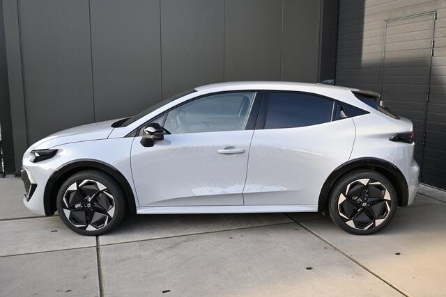 Renault CLIO esprit Alpine | Achteruitrijcamera | Elektronisch geregelde airconditioning | Grille in zwart met daarin verwerkt 113 Renault logo's