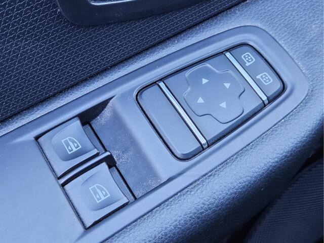 Renault CLIO Estate 1.2 16V *AC*Navi*CC*