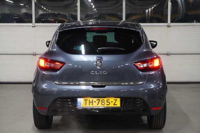Renault CLIO 0.9 TCe Limited / Parkeersensoren achter / Navi / DAB+ / Airco / Cruise