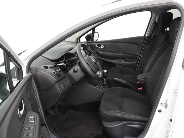 Renault CLIO 0.9 TCe Limited | Navigatie | Airco | Cruise control | Keyless | Parkeerhulp | Bluetooth | DAB+ | Lichtmetalen velgen