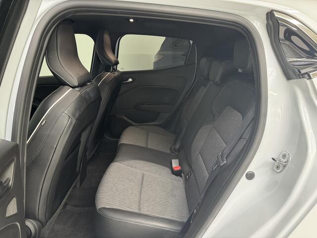 Renault CLIO 1.0 TCe 90 Techno | Navigatie | PDC V + A | Camera | Lichtmetalen Velgen 17'' | All-Season Banden |