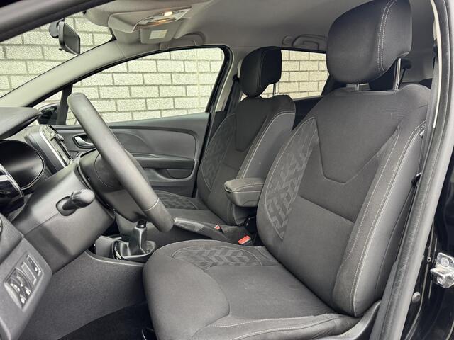 Renault CLIO Estate 0.9 TCe Limited | Volledig Dealer Onderhouden | Navigatie | Parkeersensoren | Cruise Control |