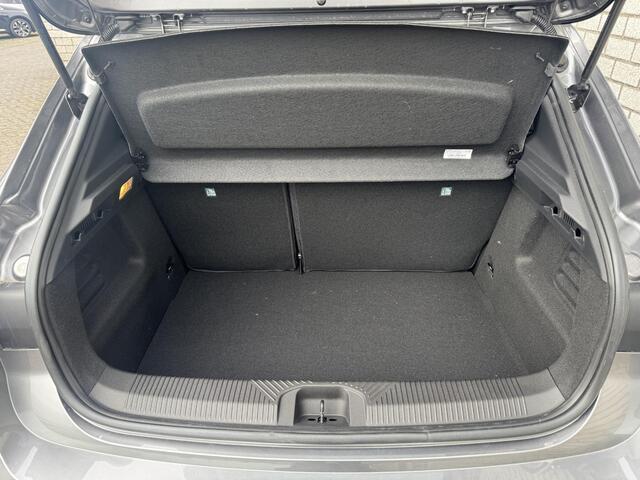 Renault CLIO 1.8 Hybrid 160 Techno | Pack Première | Direct Leverbaar