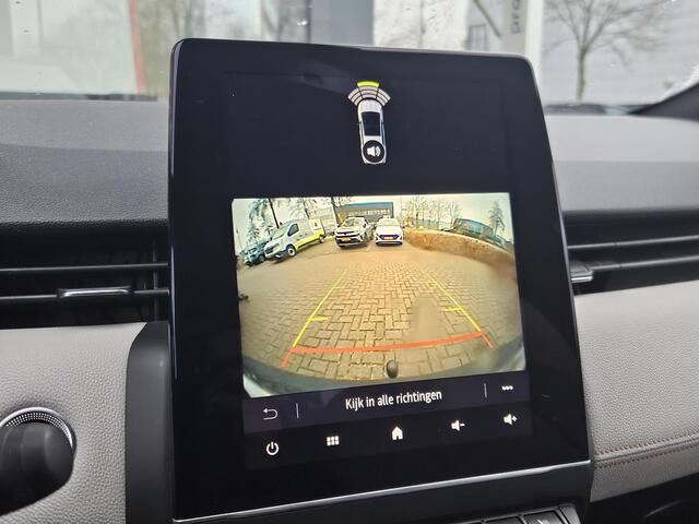 Renault CLIO E-Tech Hybrid 140PK Initiale Paris / BOSE Premium Audio / Lederen Bekleding / Stoel & Stuurverwarming / Apple Carplay & Android Auto / All Season Banden / Trekhaak / Navigatie / Achteruitrijcamera /