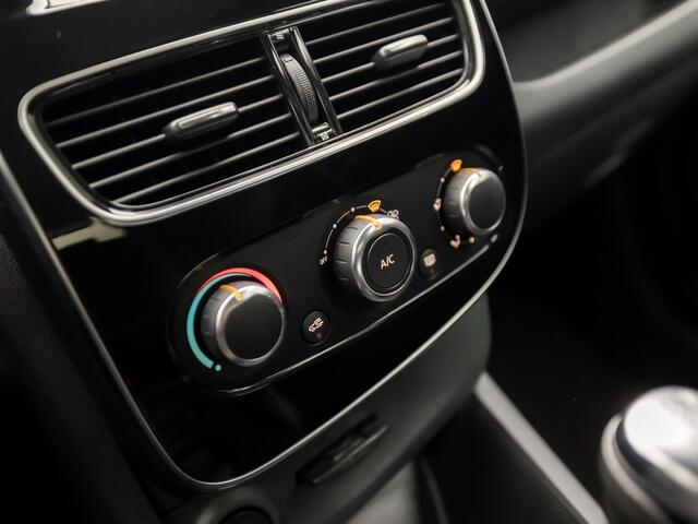 Renault CLIO 0.9 TCe Dynamic Sport (NAVIGATIE, CRUISE, SPORTSTOELEN, ELEK RAMEN, NIEUWE APK, NIEUWSTAAT)