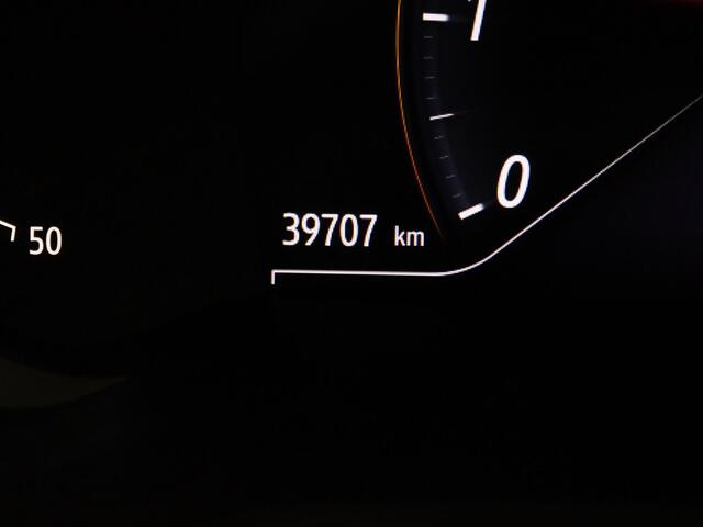 Renault CLIO 1.0 TCe Intens 90pk 360° Camera | Cruise | Navi | Parkeersens. v+a | Stoel-/stuurverw.