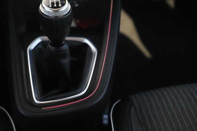 Renault CLIO 1.0 TCe Intens 101PK Half Leder 16 inch LMV Navigatie Carplay Android Airco Cruise Control LED Rijstrooksensor Parkeersensor