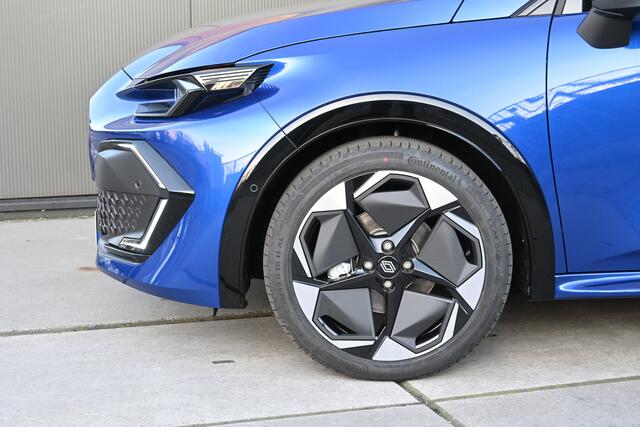 Renault CLIO esprit Alpine | Achteruitrijcamera | Elektronisch geregelde airconditioning | Grille in zwart met daarin verwerkt 113 Renault logo's