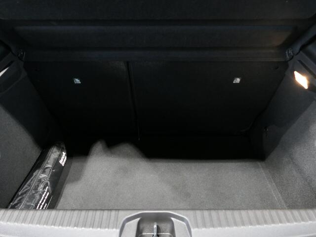 Renault CLIO 1.0 TCe 90 Techno - Dealer onderhouden! - Dodehoek - Grootlichtassistent - Allseasons