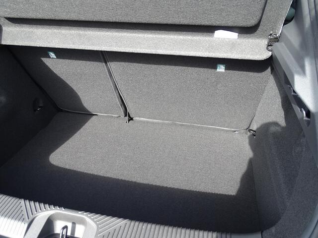 Renault CLIO 1.2 TCe 115 techno NU 5 JAAR GARANTIE! / PACK PREMIERE / STOELVERWARMING