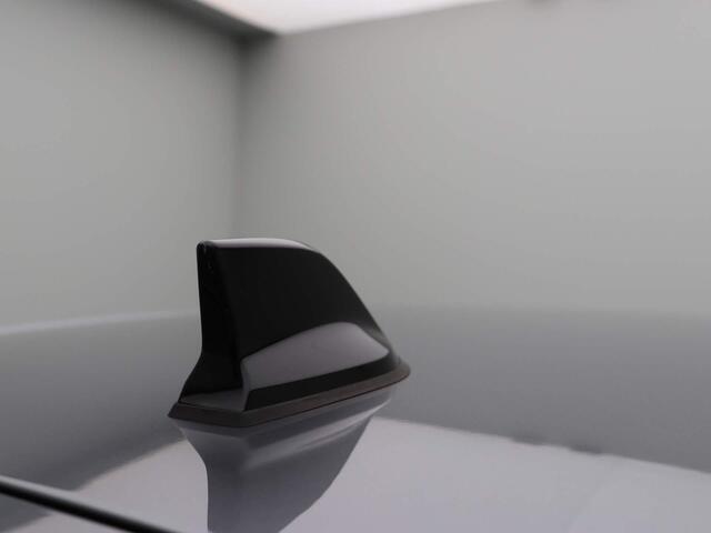 Renault CLIO TCe 90pk Techno | 17"' LMV | Cruise control | Climate Control | Navigatie | Achteruitrijcamera |