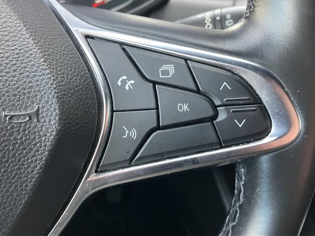 Renault CLIO TCe 100 Intens *NAVIGATIE / PDC VOOR-ACHTER *